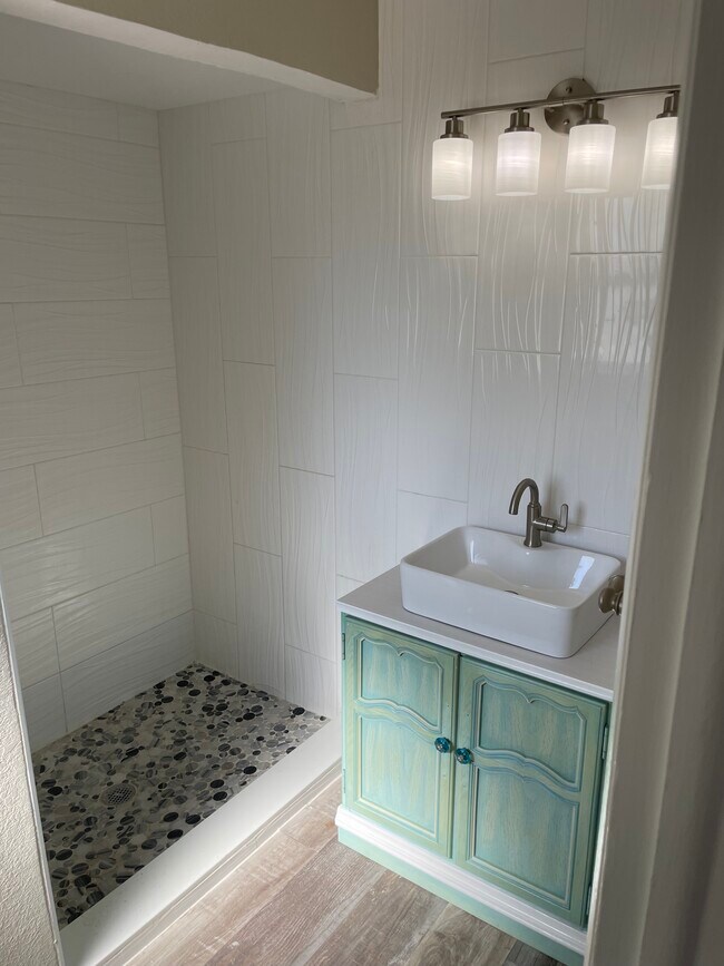 Building Photo - 8504 43rd Ave Dr W