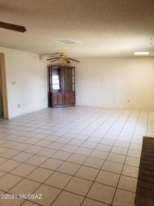 Building Photo - 1021 W Edgewater Dr