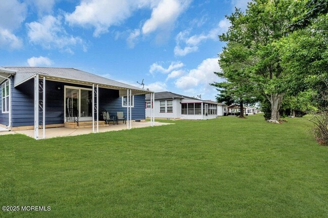 Building Photo - 24 Liberta Dr