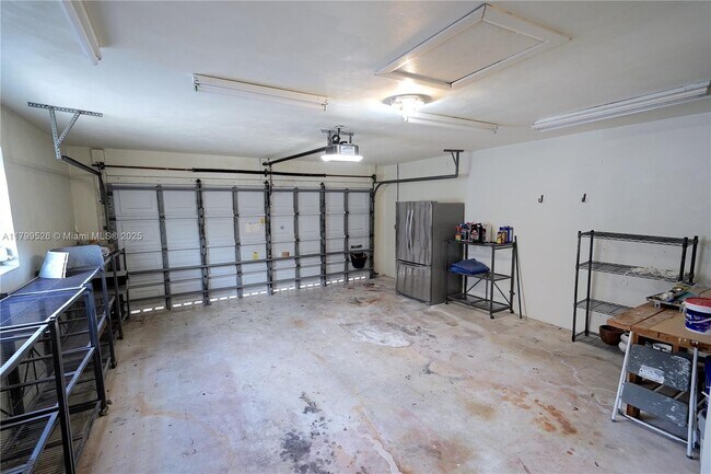 Building Photo - 6341 NE 22nd Ave