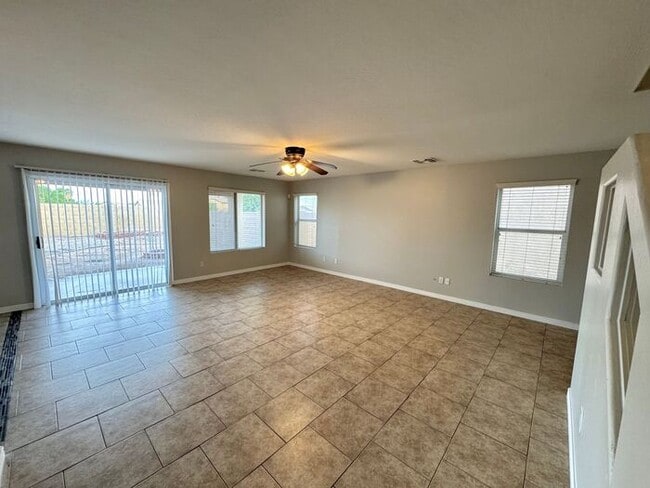 Building Photo - Amazing 4BD, 3BA house in Pinal county (31...