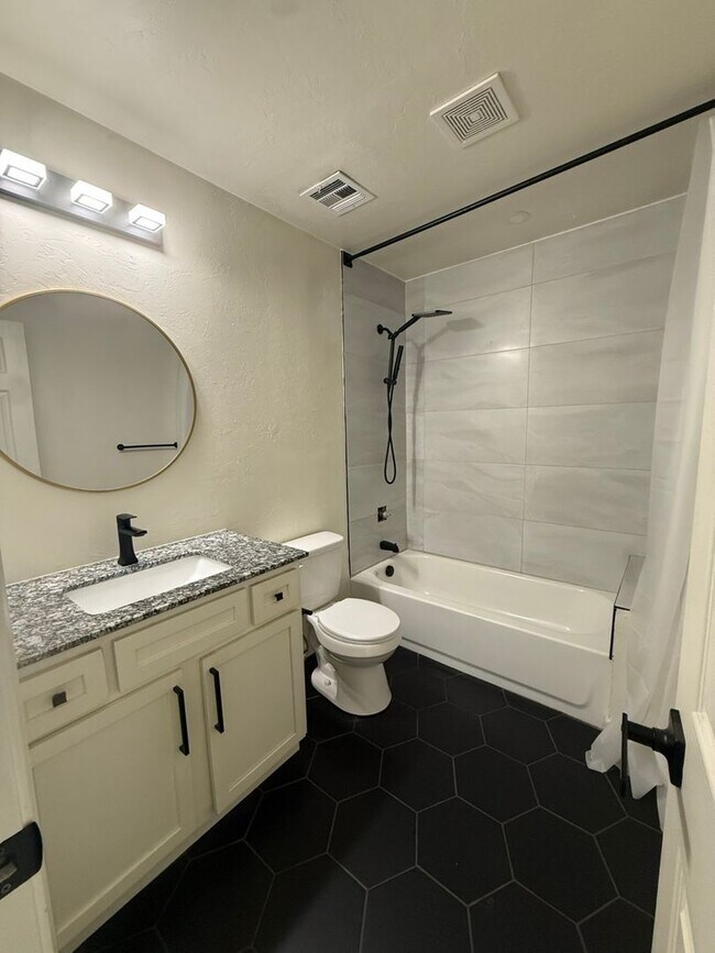 Building Photo - 4200 NW 15th St