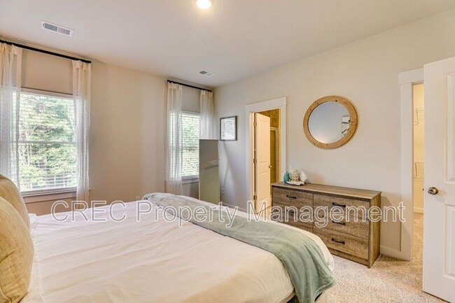 Building Photo - 1010 Pettiford Pl