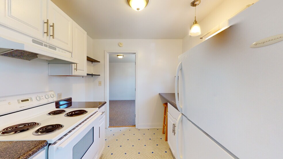 Kitchen - 2627 Fairmount Pky