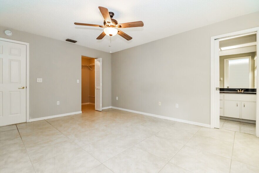 Building Photo - 7921 Hathaway Dr