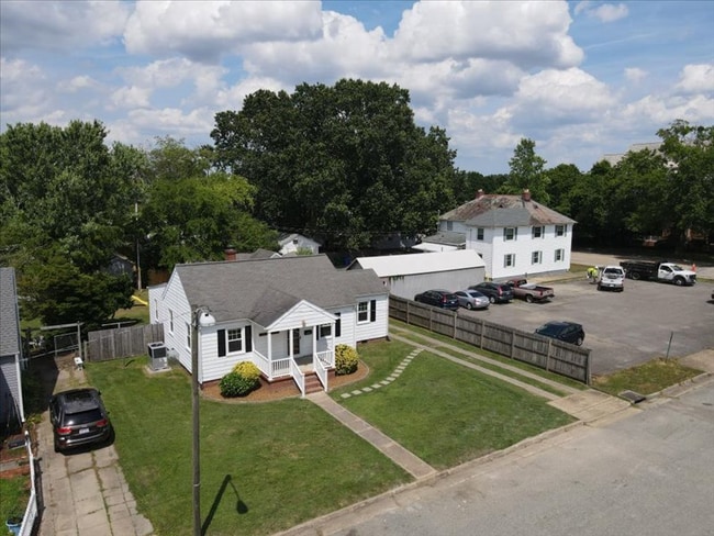 Building Photo - 304 Hammond St