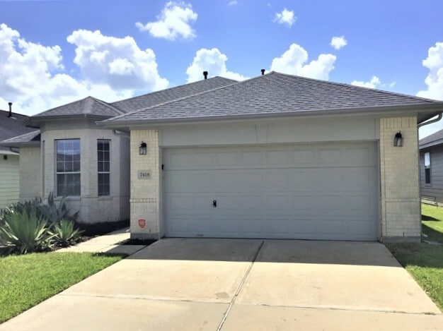 Building Photo - 7418 Jacobs Well Dr