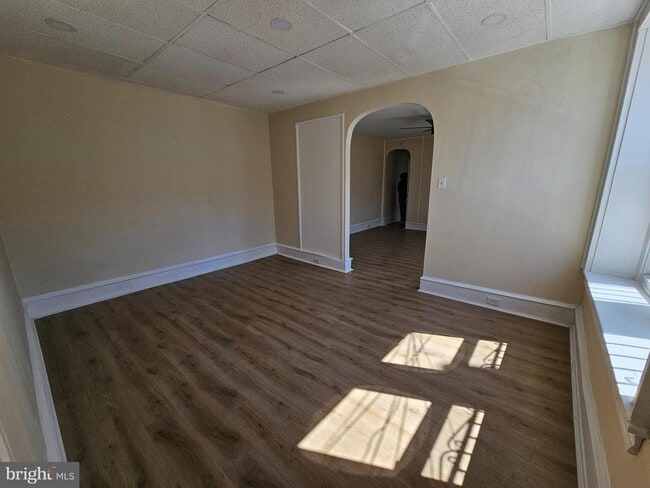 Building Photo - 718 S 52ND St S