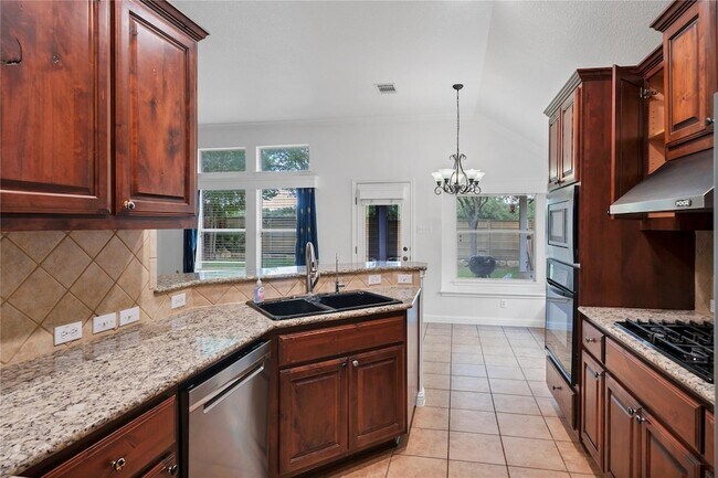 Building Photo - 2811 Checker Dr