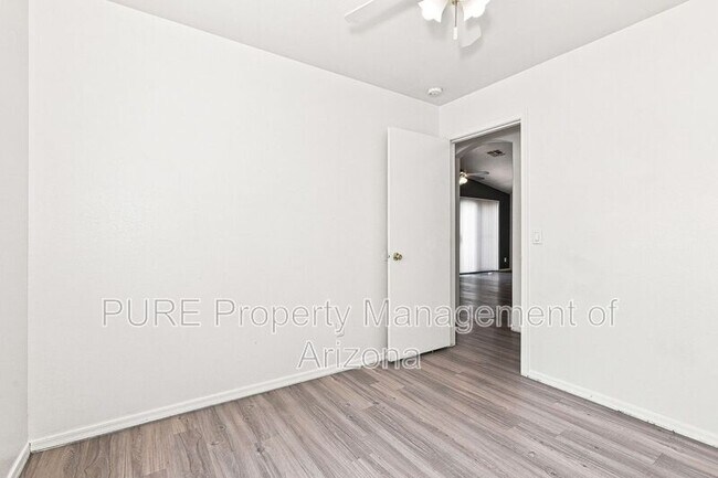 Building Photo - 8952 E Birchwood Cir