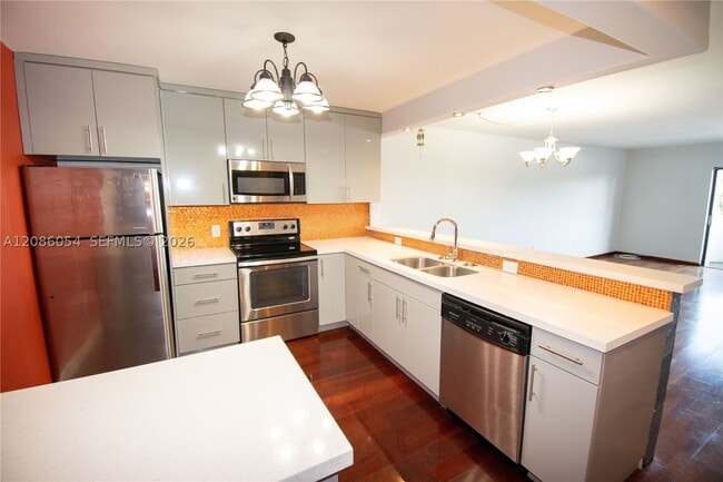 Building Photo - 110 S Shore Dr