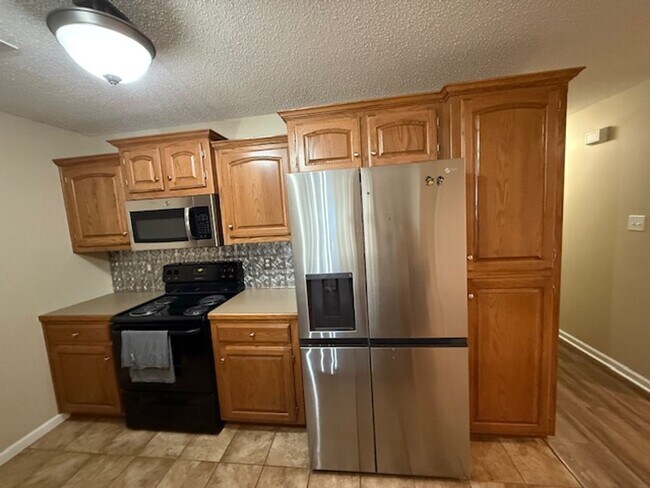 Building Photo - Home for Rent in Benton