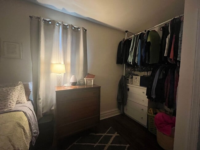 Building Photo - 404 4th St