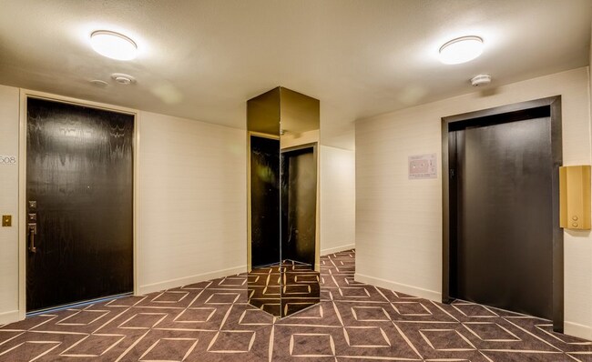 Building Photo - 10751 Wilshire Blvd