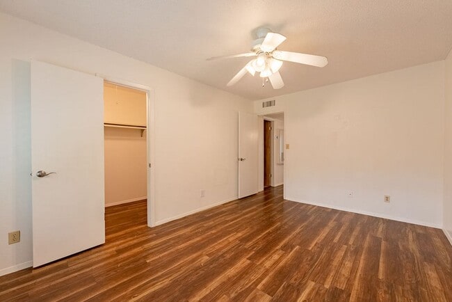 Building Photo - 9604 Blue Creek Ln
