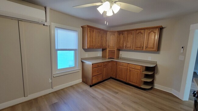 Building Photo - 30 O'Neil St