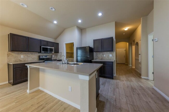 Building Photo - 15111 Verela Dr