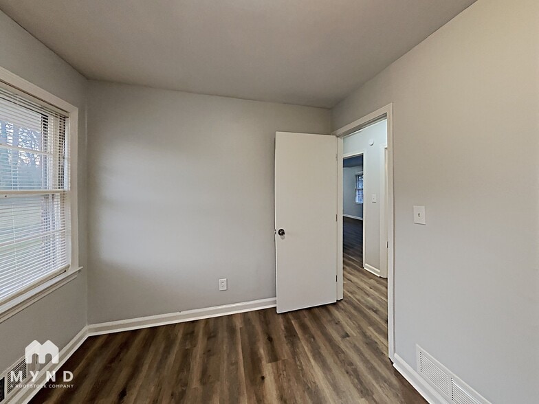 Building Photo - 4789 Courtney Dr