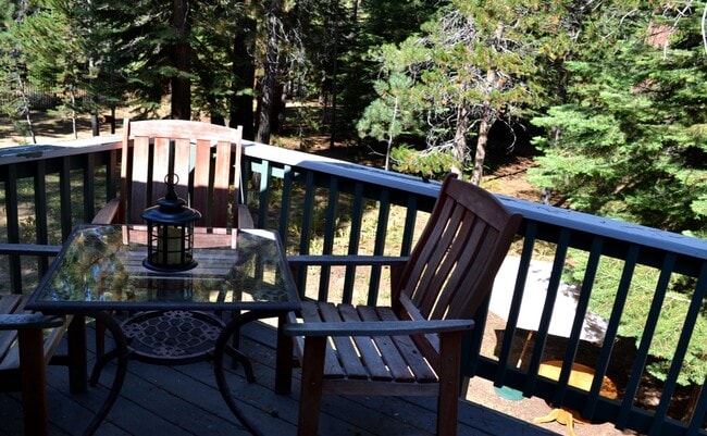 Building Photo - Sweet 2BD Cabin! Avail for a 3-6 month Win...