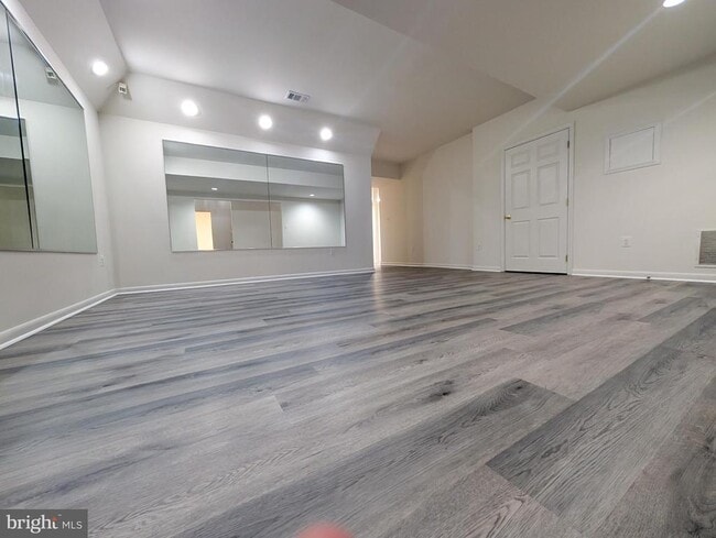 Building Photo - 6441 Lake Meadow Dr