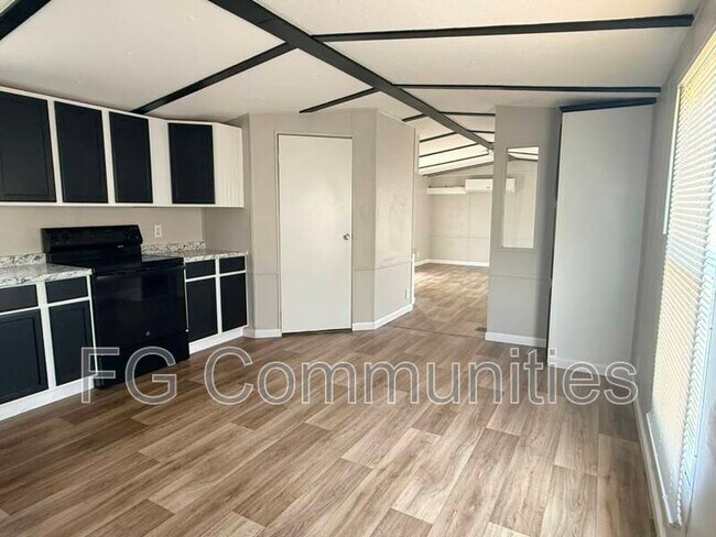 Building Photo - 101 Ray Cir