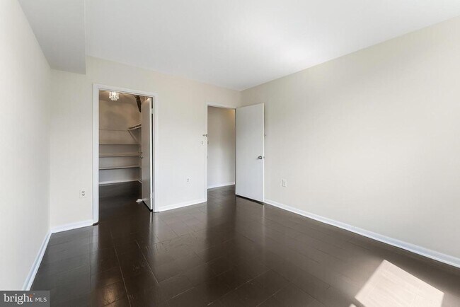Building Photo - 10723 West Dr