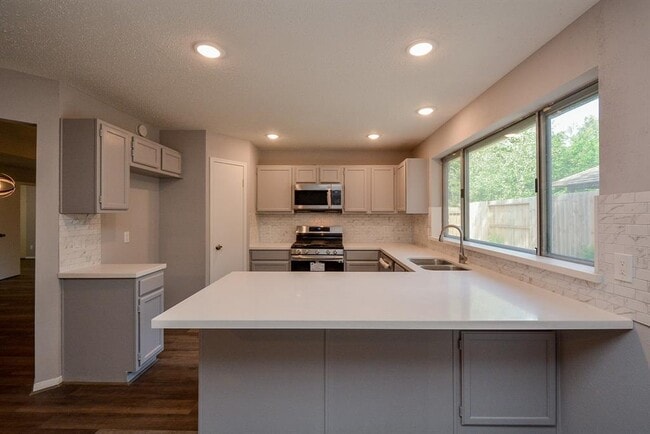 Building Photo - 10302 Tablerock Dr