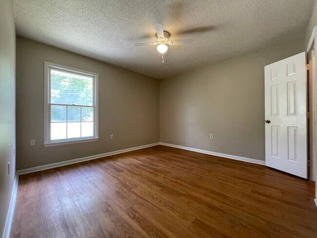 Building Photo - 100 Lanier Dr