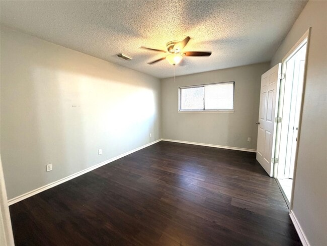 Building Photo - 2714 33rd Ave N