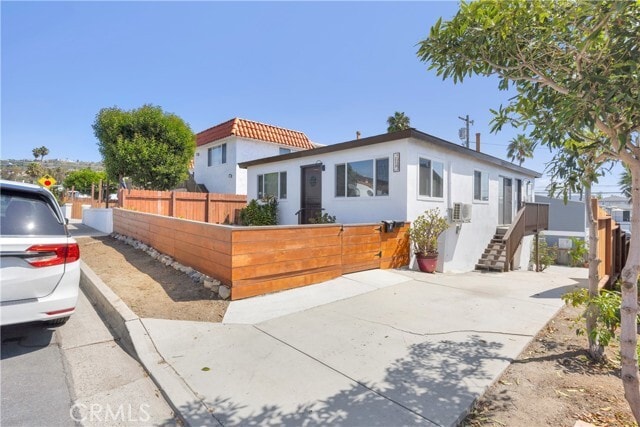 Building Photo - 213 Avenida Rosa