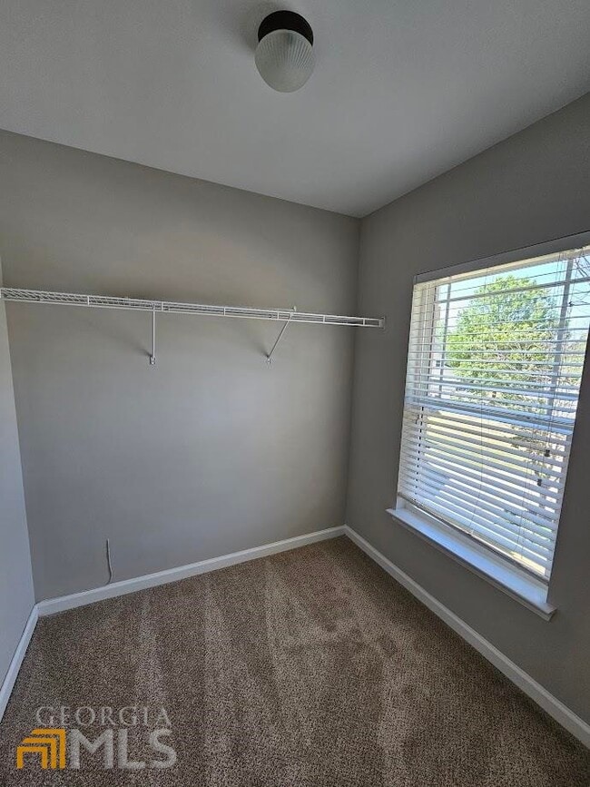 Building Photo - 99 Matador Way