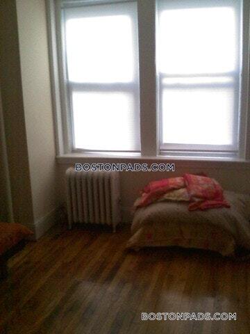 Building Photo - 1209 Boylston St
