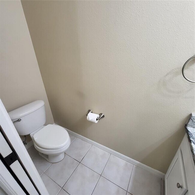 Building Photo - 25903 Bloomsbury Ct