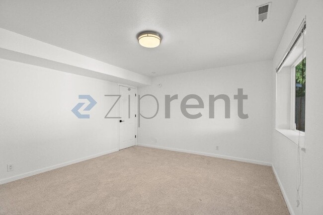 Building Photo - 10733 126th Pl NE