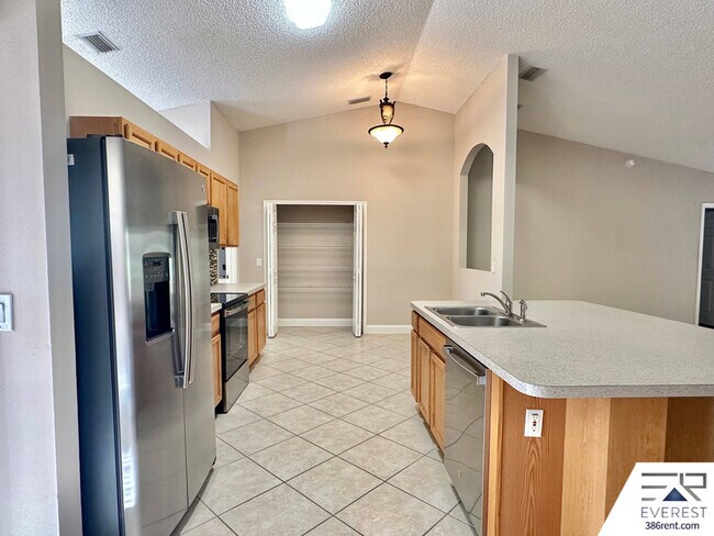 Building Photo - 59 Riverina Dr