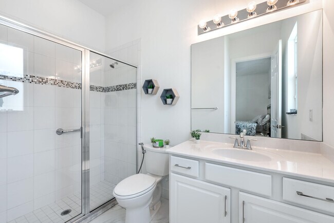 Building Photo - 8762 SW Montova Way