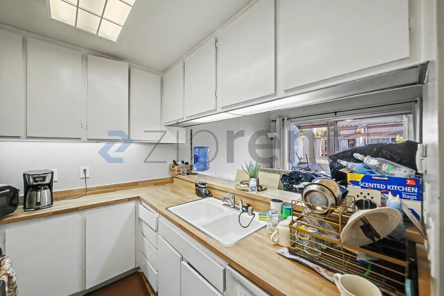 Building Photo - Unit 289