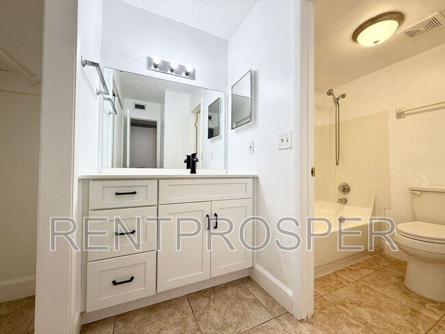 Building Photo - 4351 S Semoran Blvd