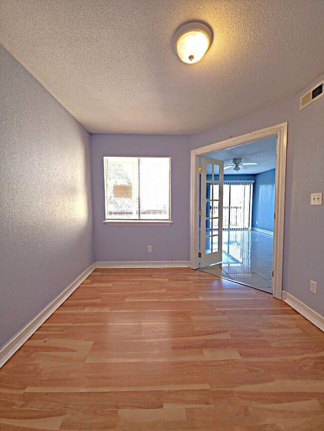 Building Photo - Beautiful 1 Bedroom + Den at Village Creek