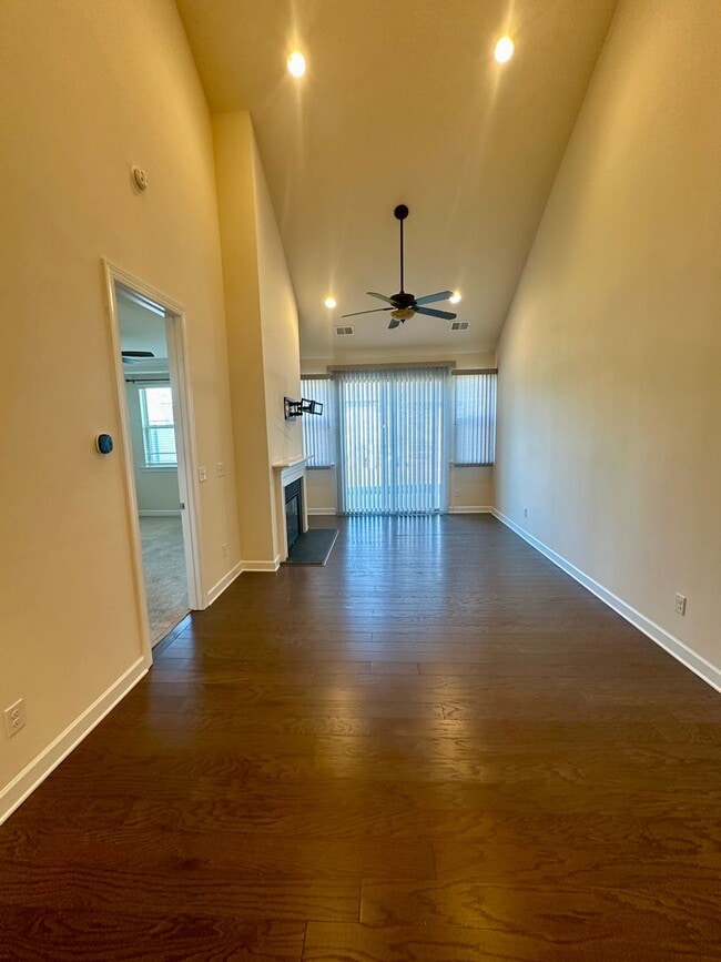 Building Photo - Spacious 3BR Townhouse in Berewick