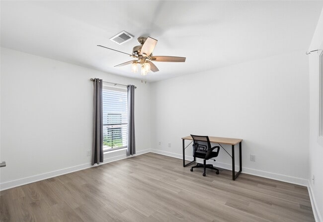 Building Photo - 9407 Denbury Way