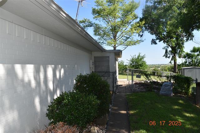 Building Photo - 401 Rhineland Rd