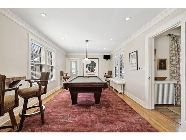 Building Photo - 2810 W Lake of the Isles Pkwy