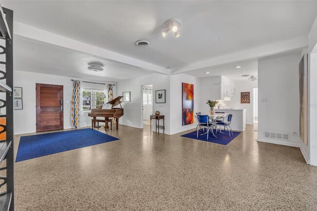 Building Photo - Fabulous & Furnished in Winter Park!