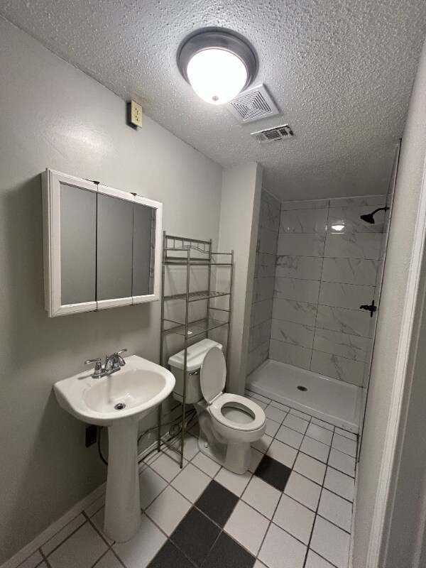 Building Photo - 8724 Ocean Springs Rd