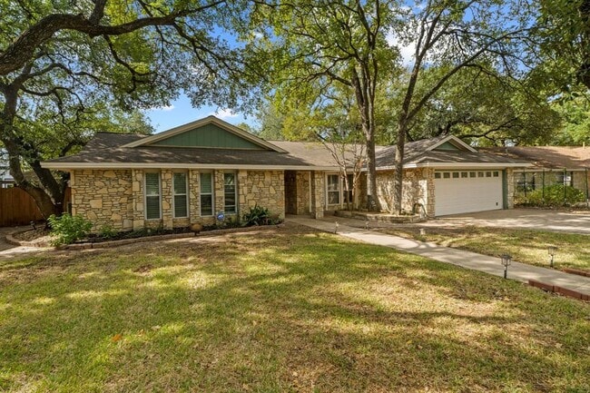 Building Photo - 10305 Caracara Dr