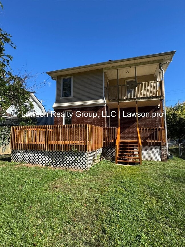 Building Photo - Updated Four Bedroom Home Close to Downtown Roanoke!