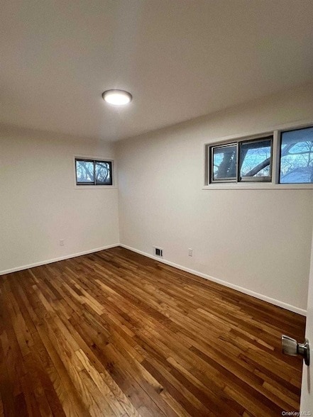 Building Photo - 5 Birch Ct