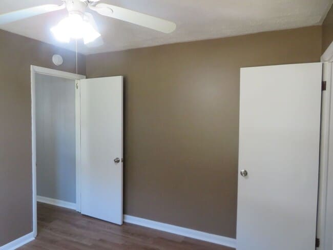 Building Photo - Dinwiddie County