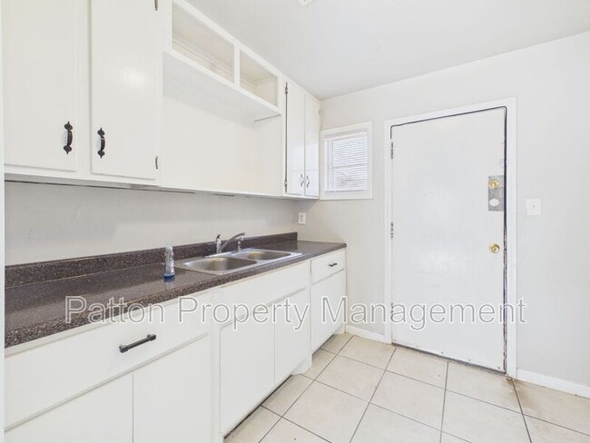 Building Photo - 3004 Westhaven Dr